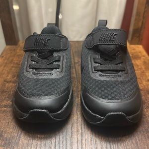 Black Nike kids shoes